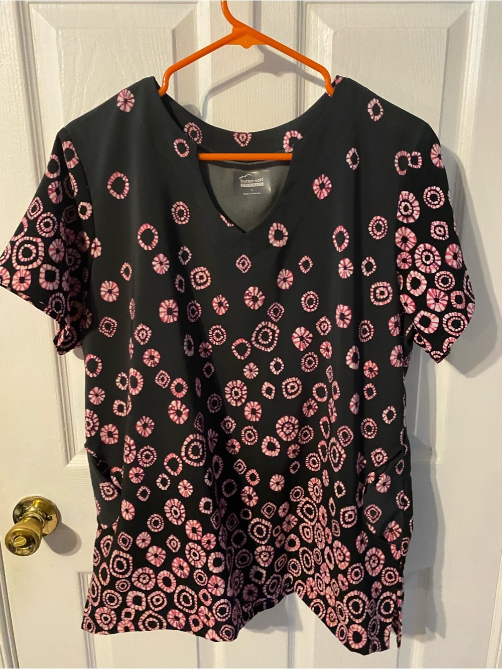 Black V-Neck Short Sleeve Top with Pink Circle Print